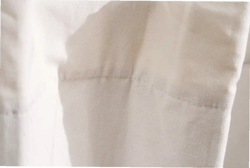 Ảnh cận cảnh chất liệu của rèm Target Pillowfort