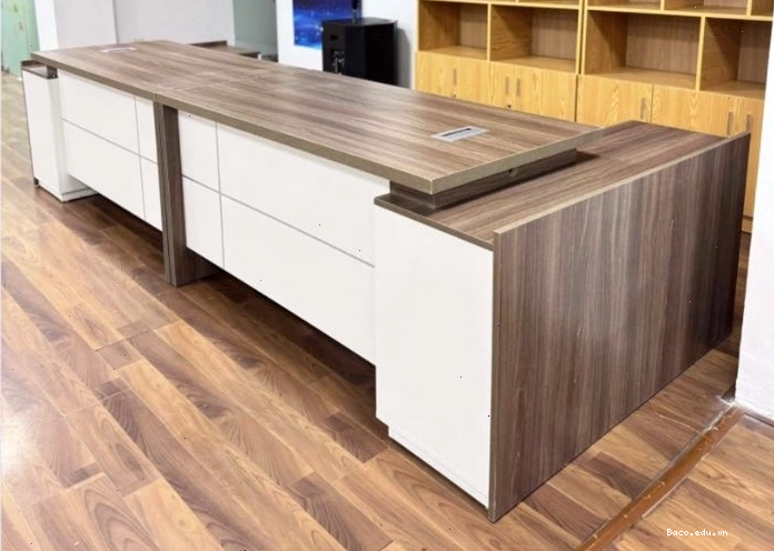 Bàn cho giám đốc 2 tầng với nhiều không gian lưu trữ