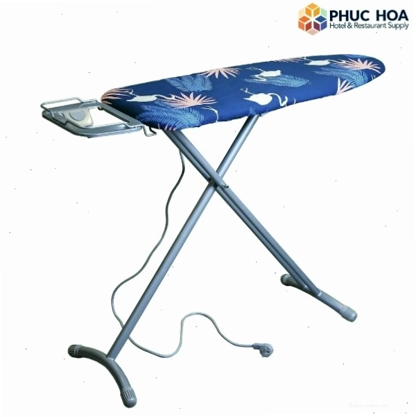 Bàn để ủi quần áo Lebenlang LBB363 với thiết kế hiện đại