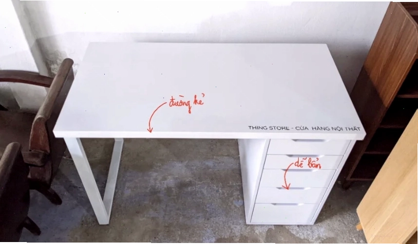 Bàn Ikea màu trắng thanh lịch
