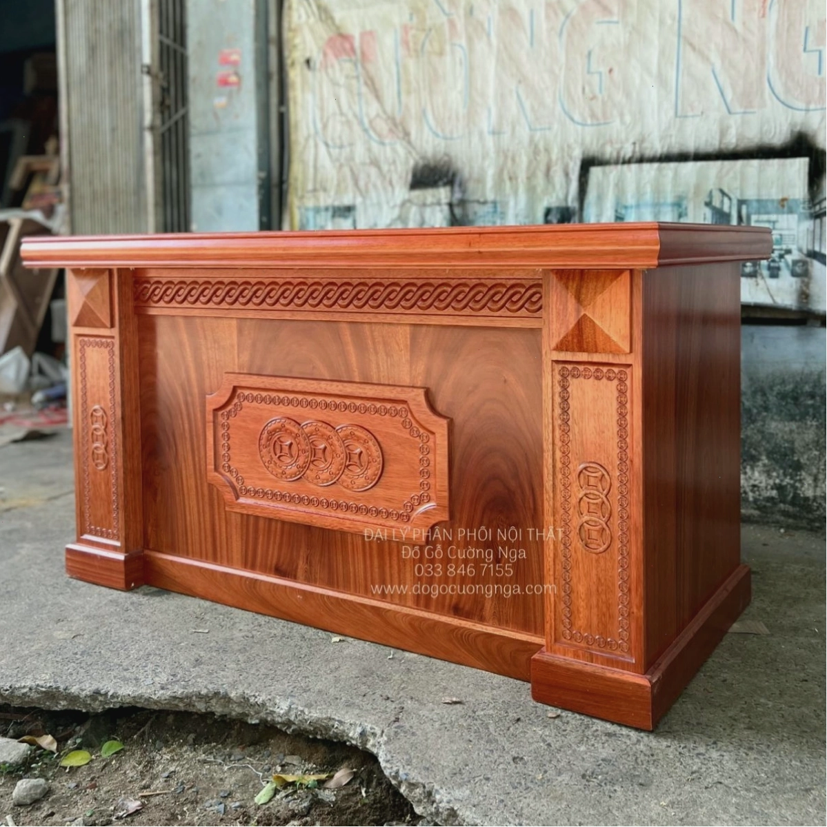 Bàn làm việc gỗ hương đá cao cấp, bền đẹp theo thời gian