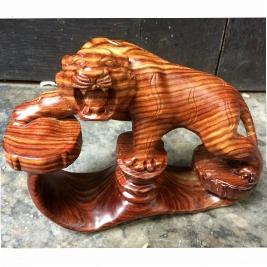 Bề mặt nhẵn bóng của sản phẩm gỗ trắc