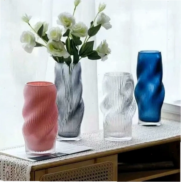 Bình Hoa Scarlet Wave, sự lựa chọn hoàn hảo cho không gian hiện đại.