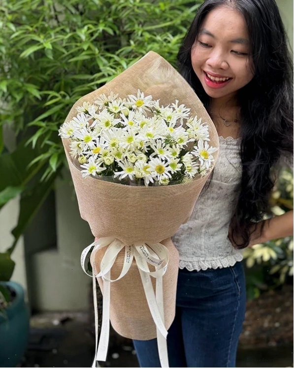 Bó hoa cúc họa mi mang tên 