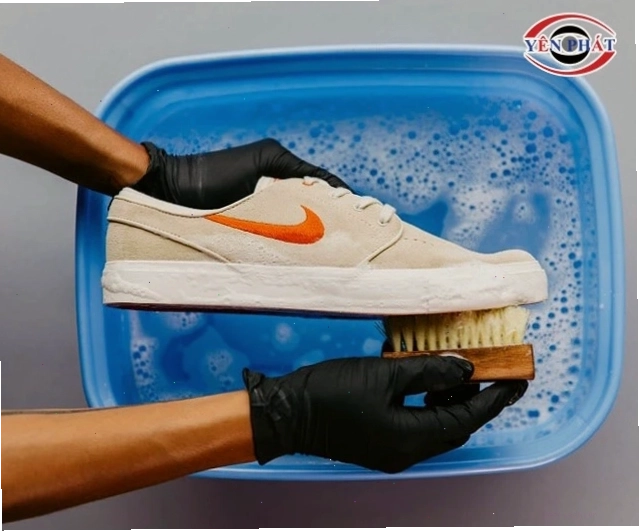 Cách vệ sinh giày Sneaker