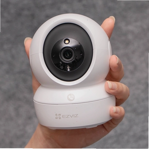 Camera Ezviz H6c 2K 3MP có khả năng đàm thoại hai chiều và độ phân giải sắc nét.