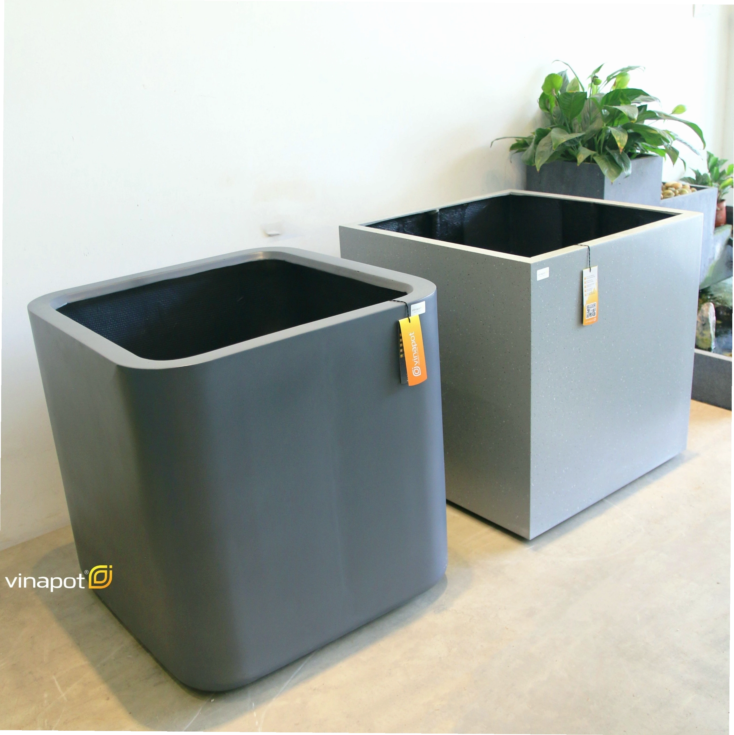 Chậu trồng cây composite vuông bo cong, thiết kế mềm mại và hiện đại