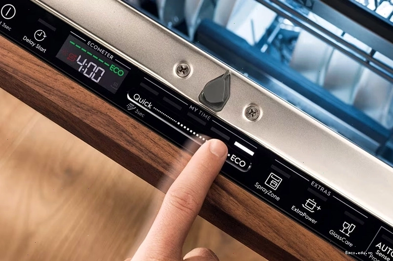 Chọn chương trình rửa trên máy rửa chén Electrolux