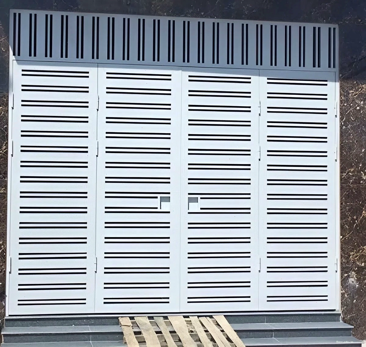 Cổng sắt hộp 4 cánh bền chắc, giá hợp lý