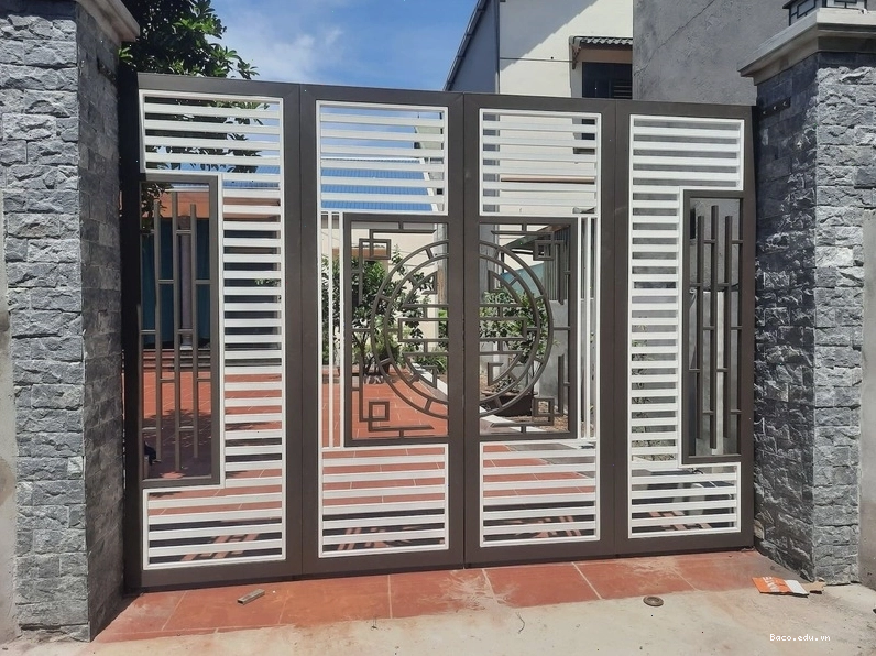 Cổng sắt hộp 4 cánh đơn giản nhưng vẫn tinh tế