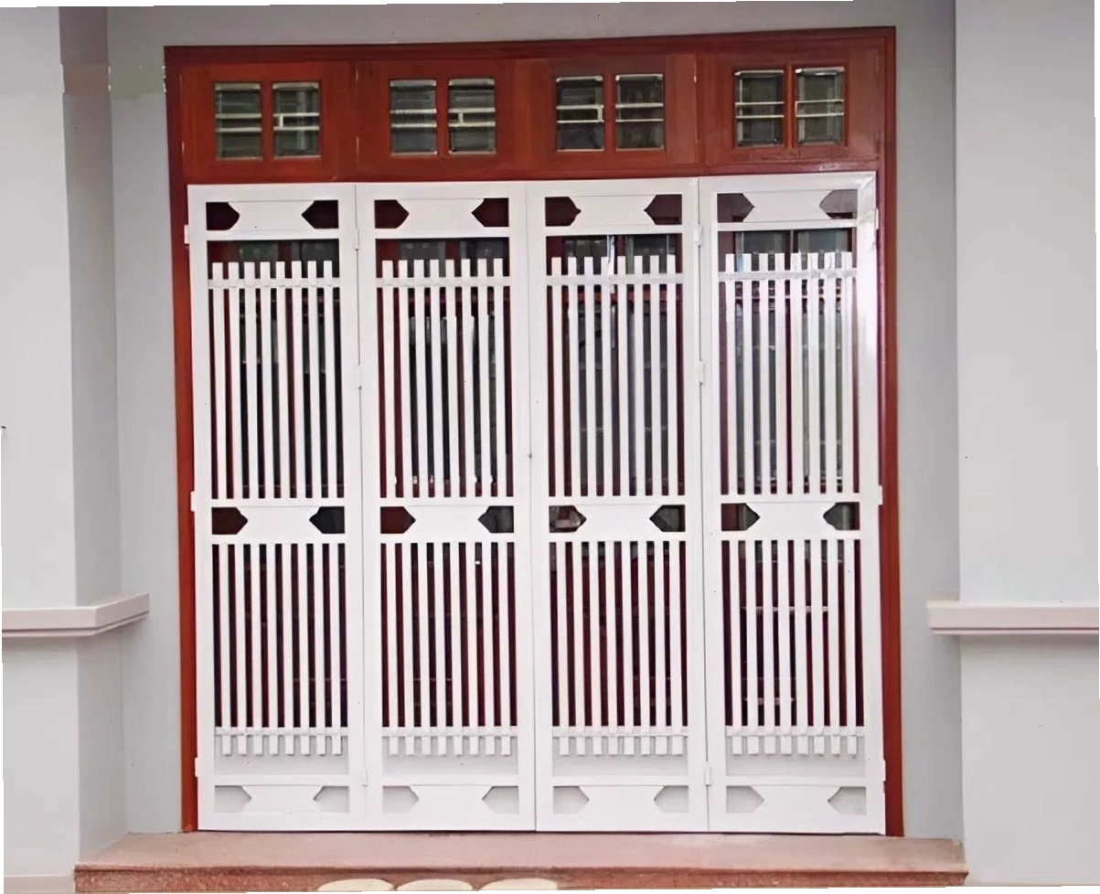 Cửa cổng sắt hộp 4 cánh đơn giản, thanh lịch