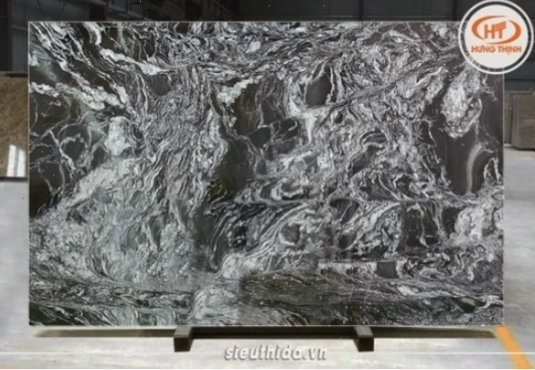 Đá Granite Black Forest có vẻ đẹp mạnh mẽ, cá tính với những đường vân ấn tượng