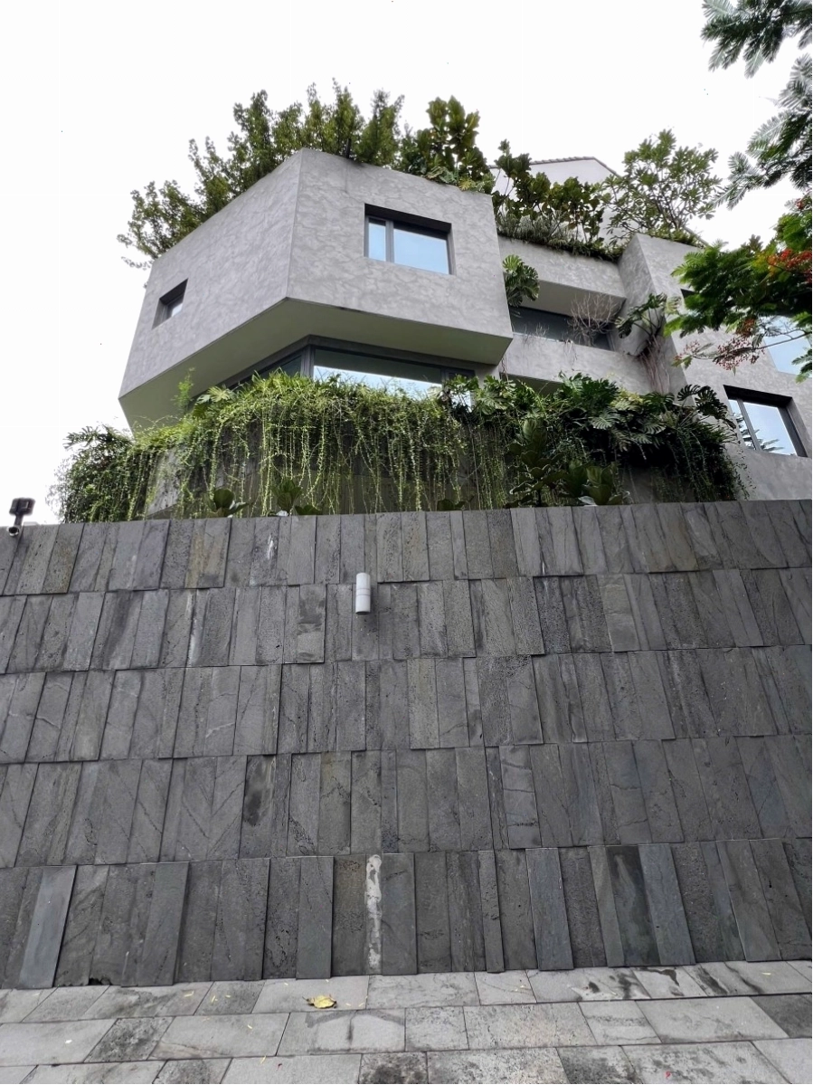 Đá tổ ong ốp hàng rào đẹp và bền bỉ