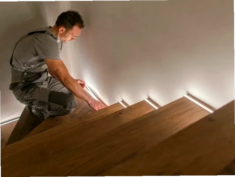 Đèn led dây Rạng Đông có thể lắp đặt ở cầu thang
