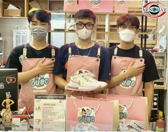 Dịch vụ vệ sinh giày Hà Nội