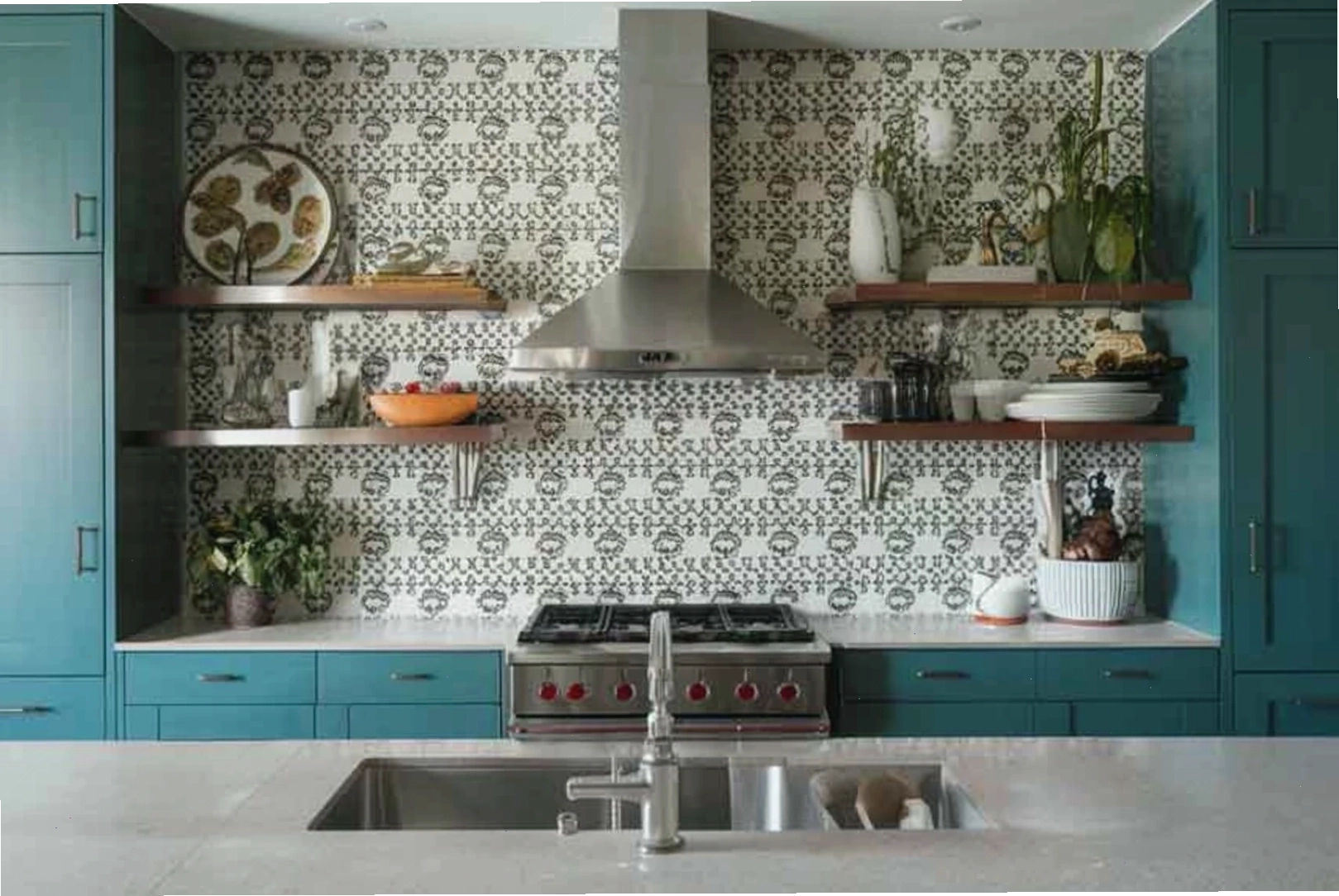 Gạch dán tường phòng bếp chống thấm, dễ vệ sinh