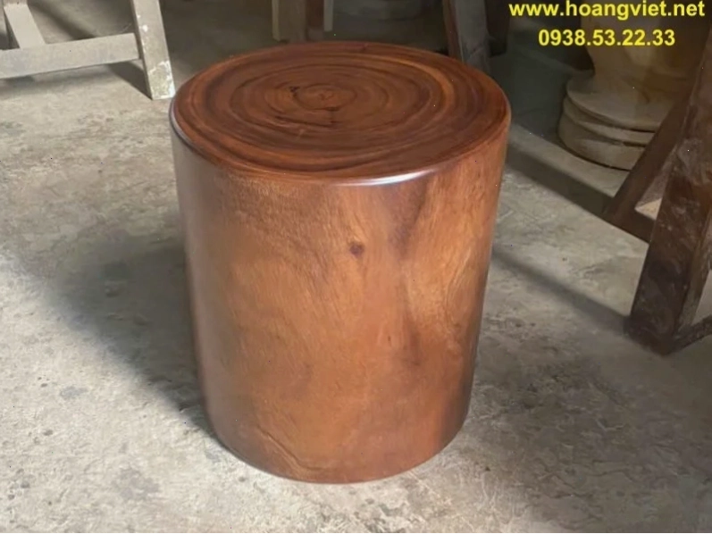 Ghế đôn gỗ trụ thẳng đơn giản, thanh lịch