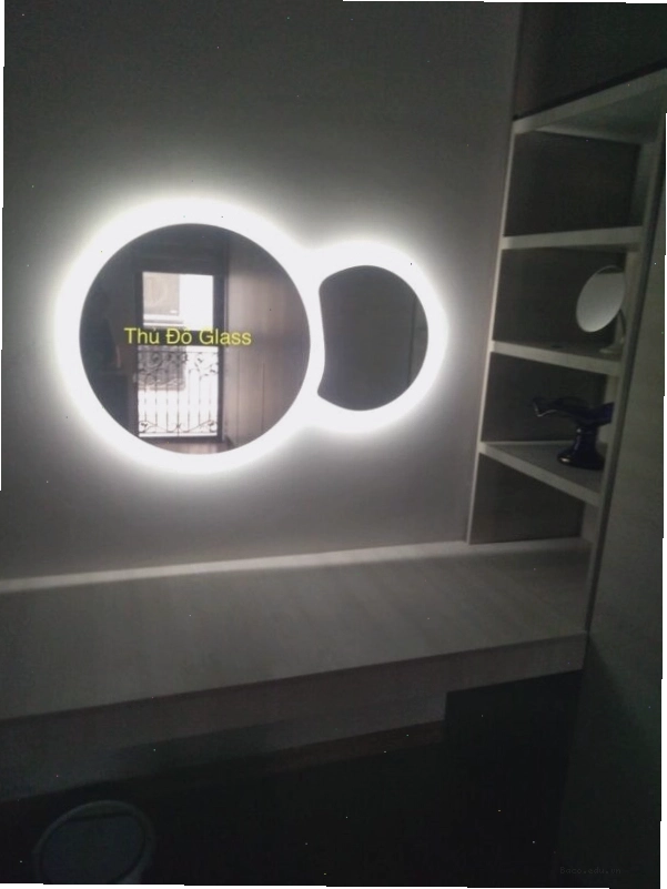 Gương đèn Led nghệ thuật - gương Bỉ cao cấp với ánh sáng dịu nhẹ