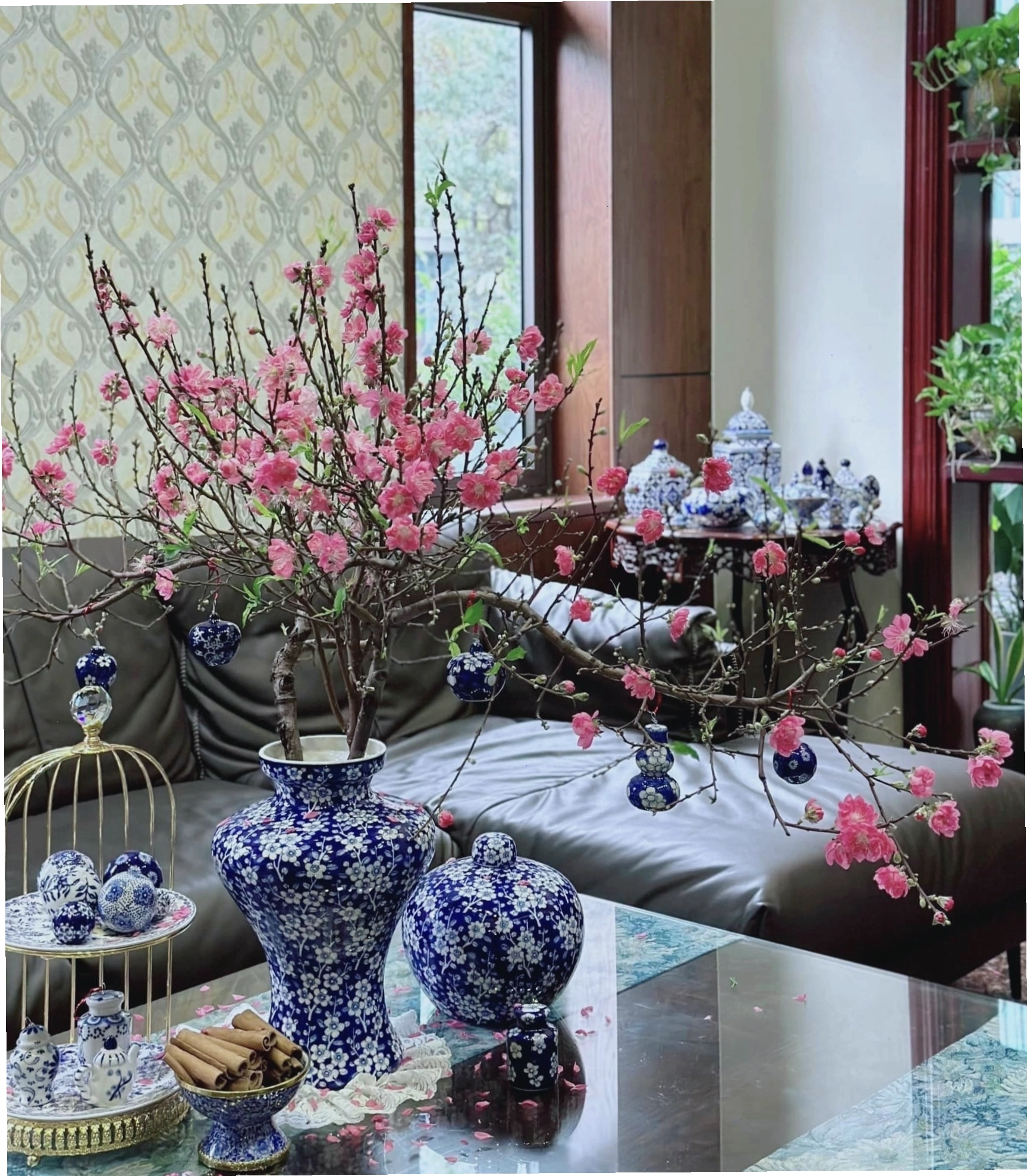Hình ảnh cành đào huyền đẹp mắt