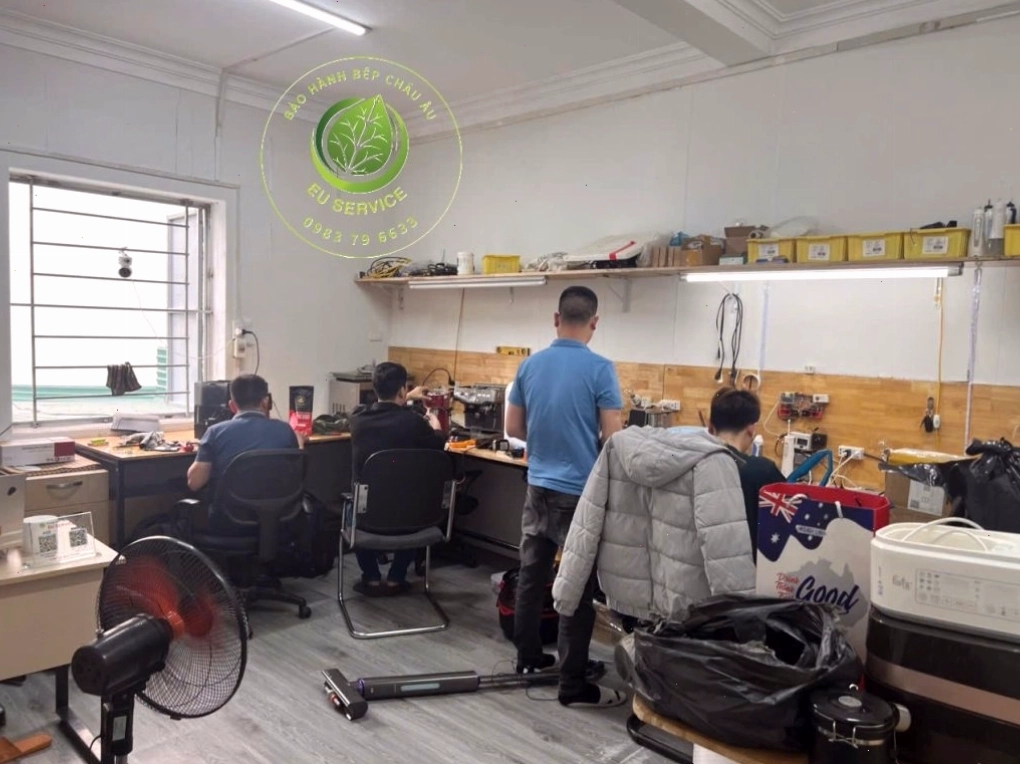 Hình ảnh tổng hợp các thiết bị đồ điện gia dụng đang được sửa chữa
