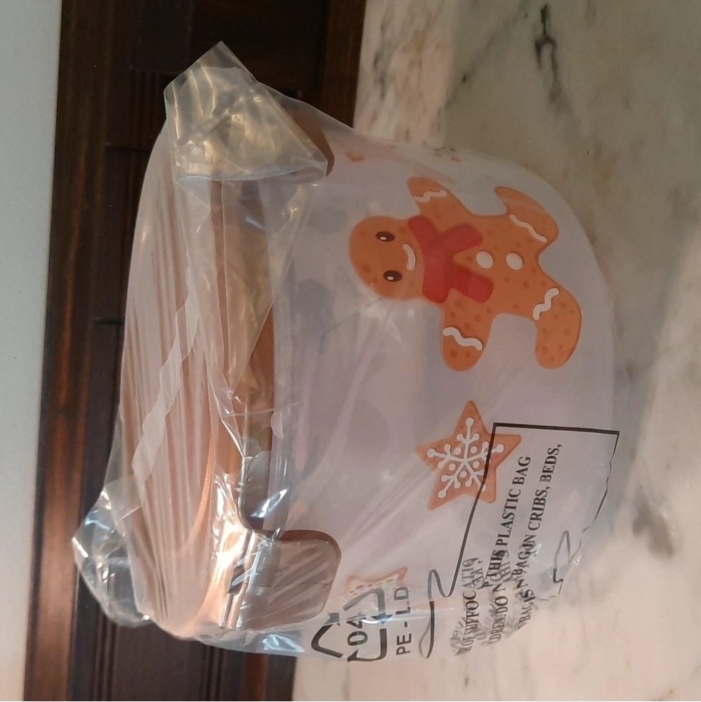 Hộp Lock&Lock 44 oz Container GINGERBREAD MEN ngộ nghĩnh