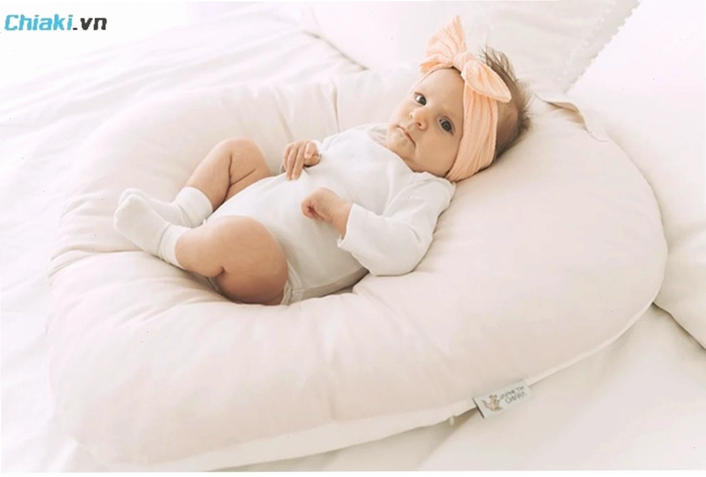 Hướng dẫn cách nằm gối chống trào ngược cho trẻ sơ sinh tại nhà an toàn