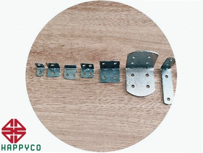 Ke góc vuông, một loại phụ kiện kim khí phổ biến dùng để gia cố góc.