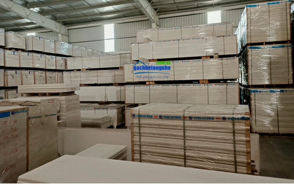 Kho bảo quản sản phẩm tấm bê tông nhẹ ALC tại nhà máy Viglacera ở Bắc Ninh.