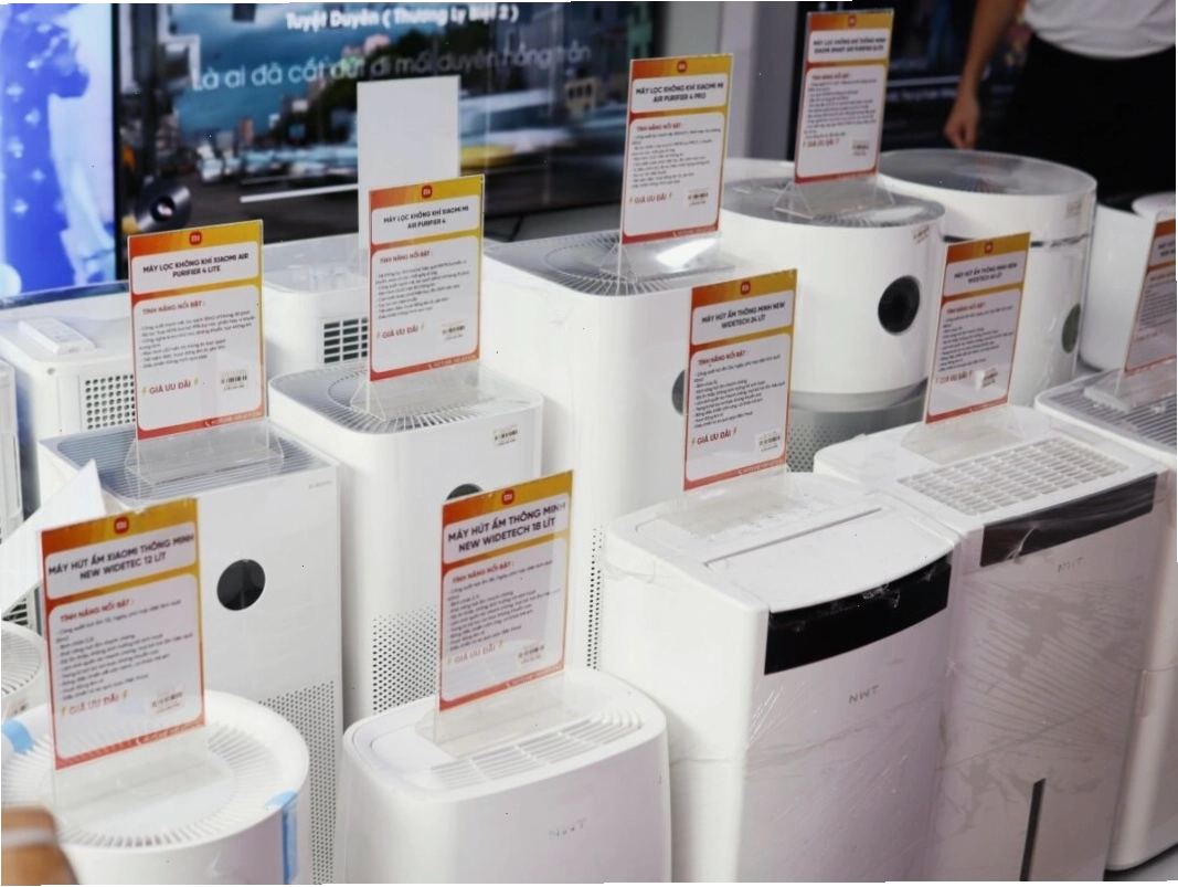 Không gian trưng bày các sản phẩm máy hút ẩm Xiaomi tại Xiaomi Store Hà Nội