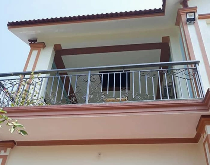 Lan Can Ban Công Sắt Hộp Đẹp Hiện Đại & Bền Bỉ