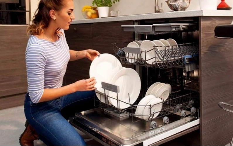 Lựa chọn kích thước máy rửa bát phù hợp với thiết kế không gian bếp là rất quan trọng