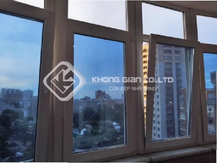 Mẫu cửa sổ nhôm Xingfa kính màu xanh đen