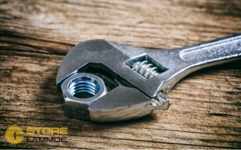 Minh họa các công dụng chính của mỏ lết trong sửa chữa