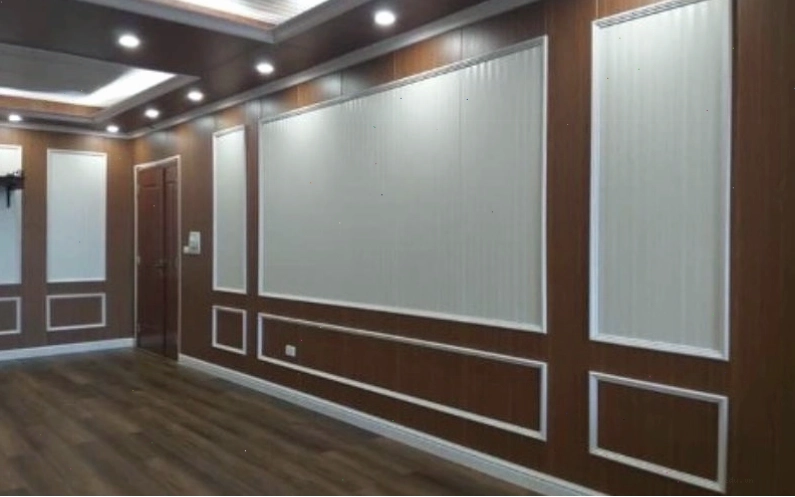 Minh họa lợi ích khi sử dụng tấm nhựa nano ốp tường, chống nước và dễ vệ sinh