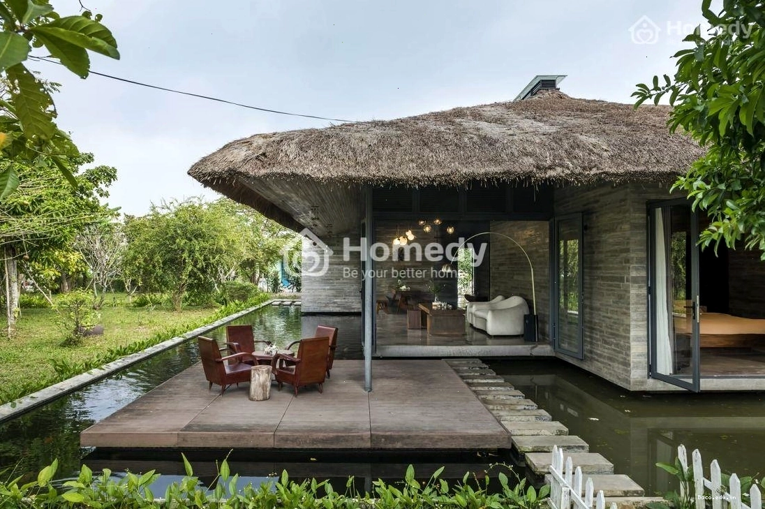 Nhà lá đẹp trong không gian resort yên bình