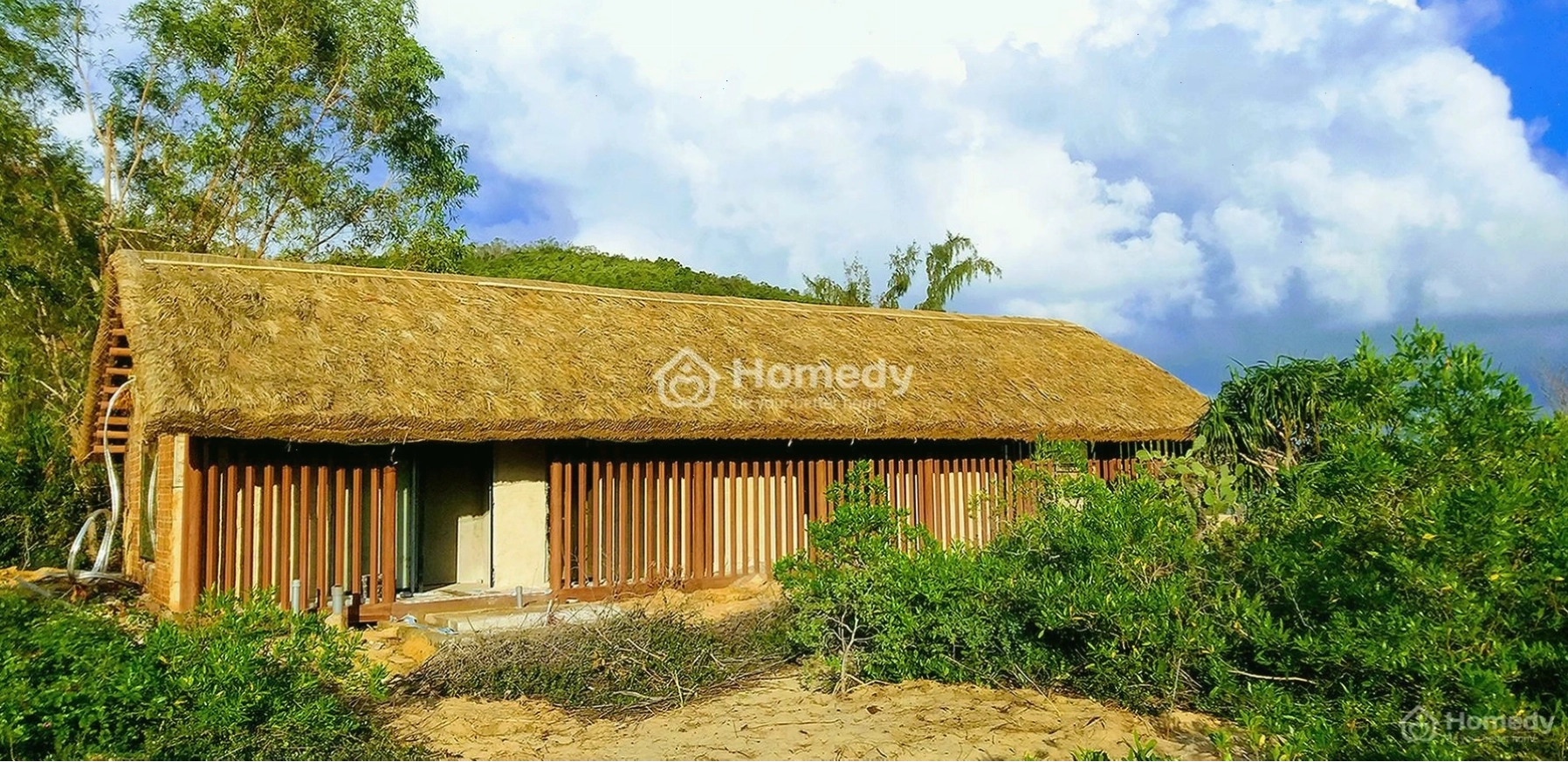 Nhà lá thiết kế làm resort, thu hút khách du lịch