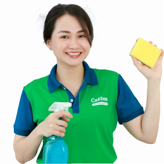 Nhân viên đang thực hiện công việc dọn dẹp cơ bản