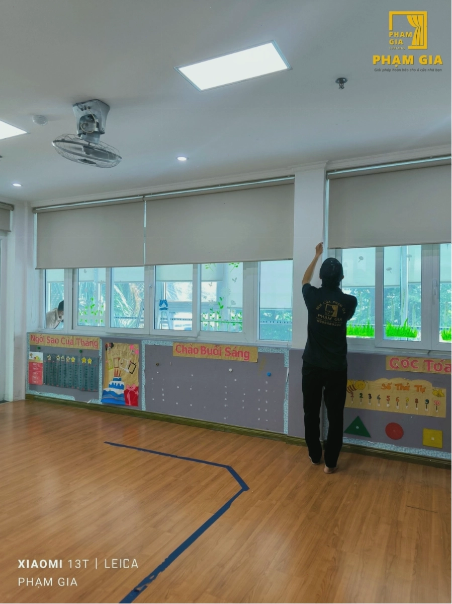 Nhiều mẫu rèm cuốn hệ kéo dây đẹp mắt