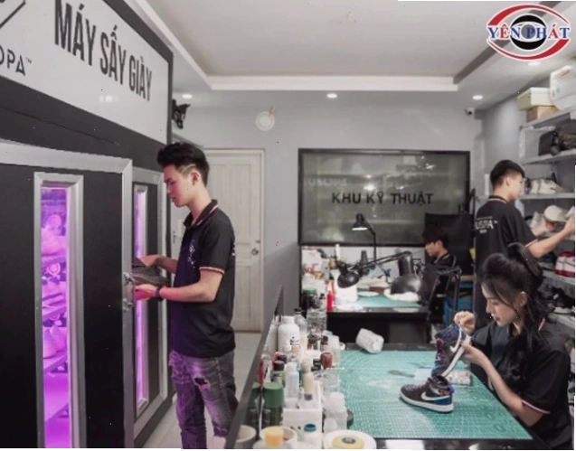 Quán vệ sinh giày Hà Nội