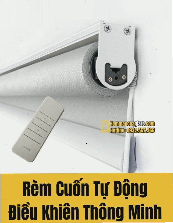 Rèm cuốn tự động điều khiển từ xa, mang đến sự tiện nghi và sang trọng.
