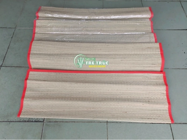 Sản phẩm chiếu cói được làm từ cây cói tự nhiên