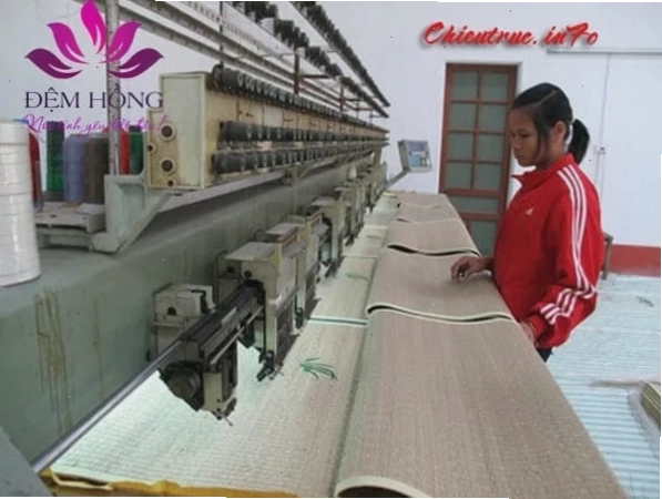 Sản phẩm chiếu cói Xuân Hòa được sản xuất cẩn thận