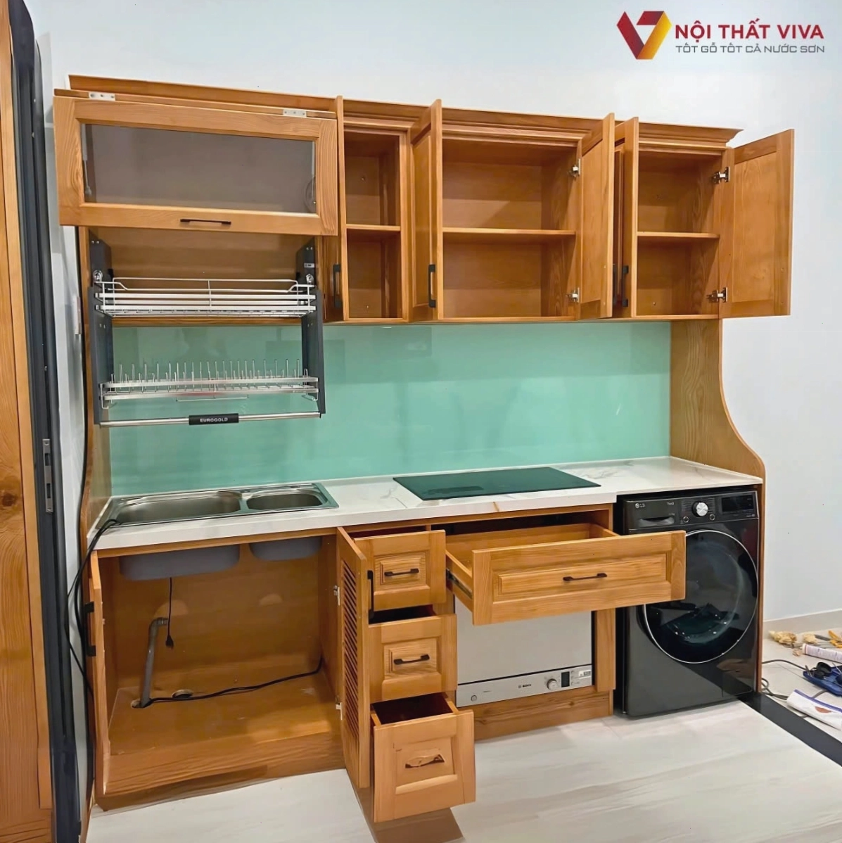 Tháo lắp kệ gỗ trang trí