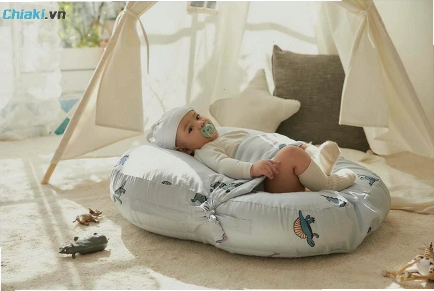 Thiết kế gối chống trào ngược có độ nghiêng khoảng 15 - 30 độ hỗ trợ tiêu hóa cho bé