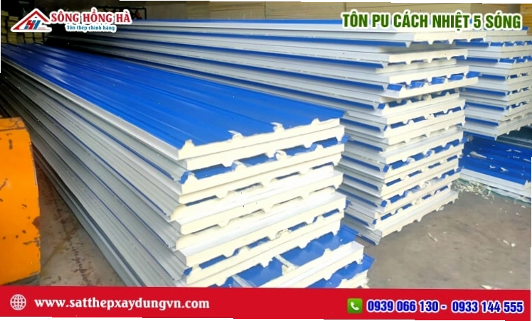 Tôn PU cách nhiệt 5 sóng với thiết kế 5 sóng cao, mang lại vẻ ngoài chắc chắn và hiện đại