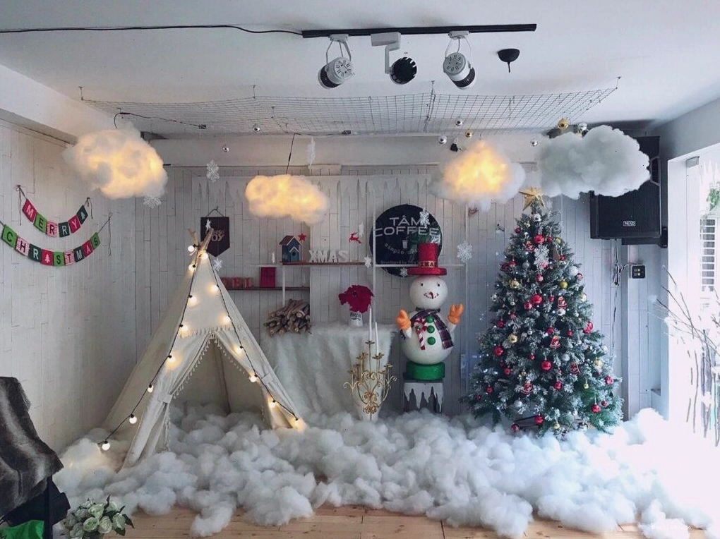 Trang trí noel tại nhà đơn giản với tuyết giả