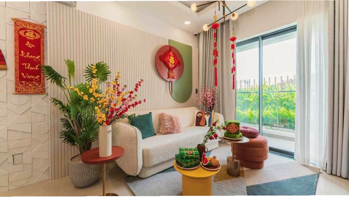 Trang trí phòng khách đón Tết 2026 với các vật dụng truyền thống và hiện đại