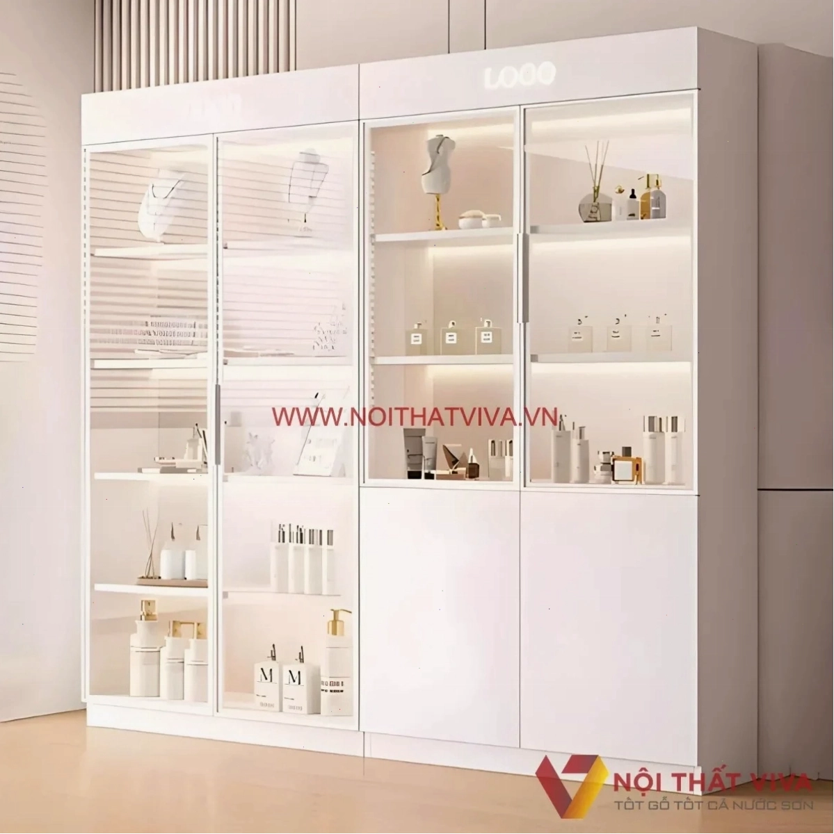 Ưu điểm của tủ kính trưng bày là sự sang trọng và dễ vệ sinh