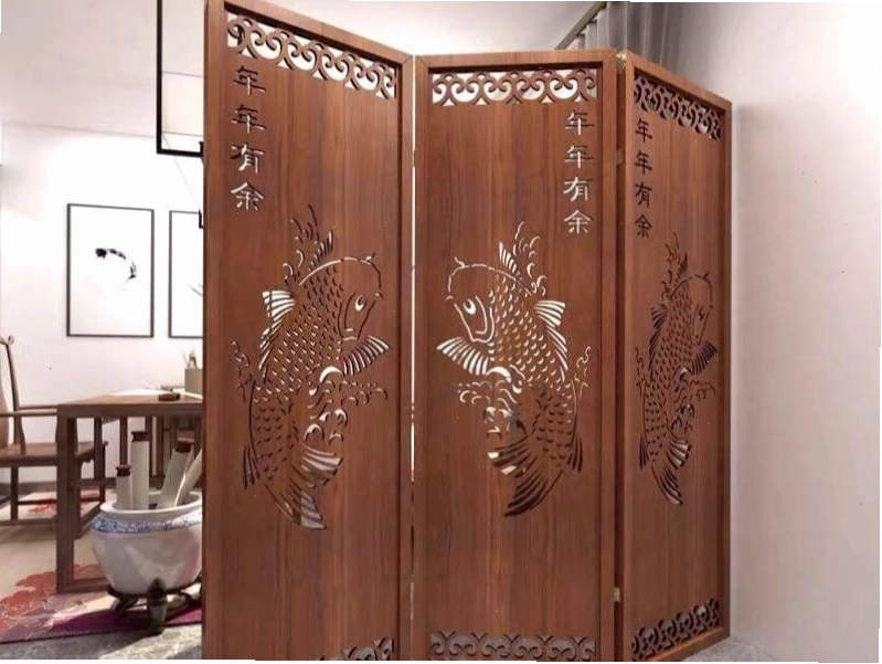 Vách ngăn bình phong với hoa văn trang trí tinh xảo, tăng tính thẩm mỹ cho không gian