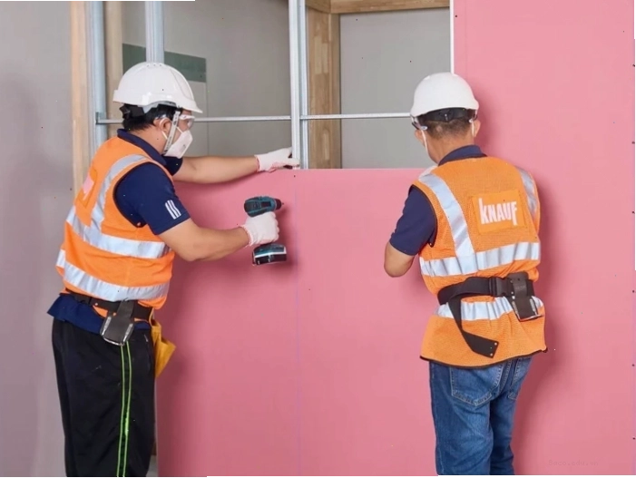 Vách thạch cao 2 mặt có khả năng cách âm tốt, trọng lượng nhẹ và dễ thi công hoàn thiện